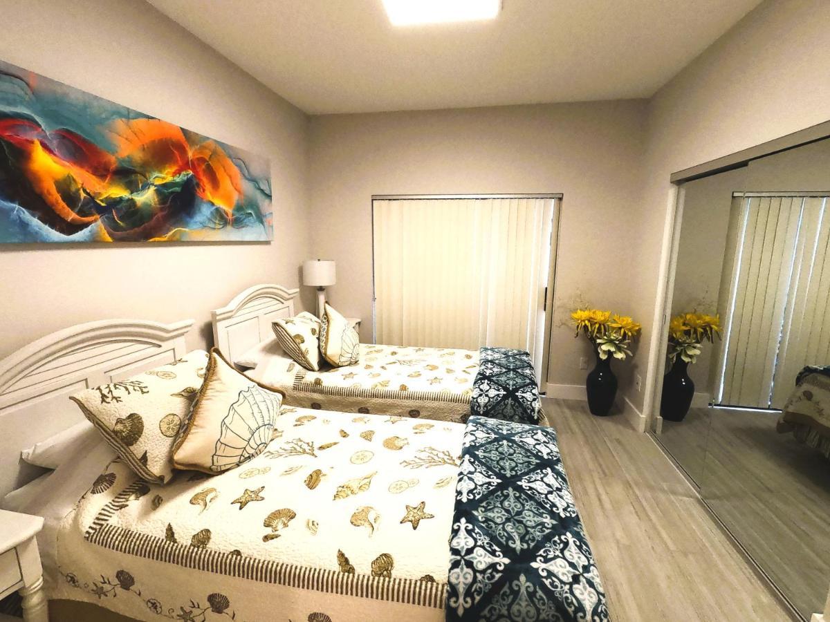 Naples Dream At Wtc With Heated Pool Spa Sauna 7 Bicycles And 3 Mls To Beach Екстериор снимка